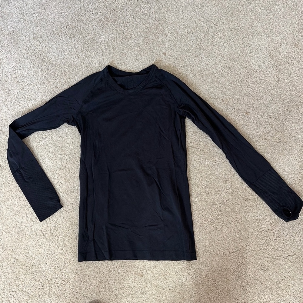 CRZ yoga Black Long Sleeve with thumb holes